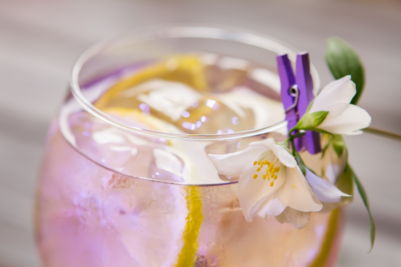 refreshing AF cocktails for spring