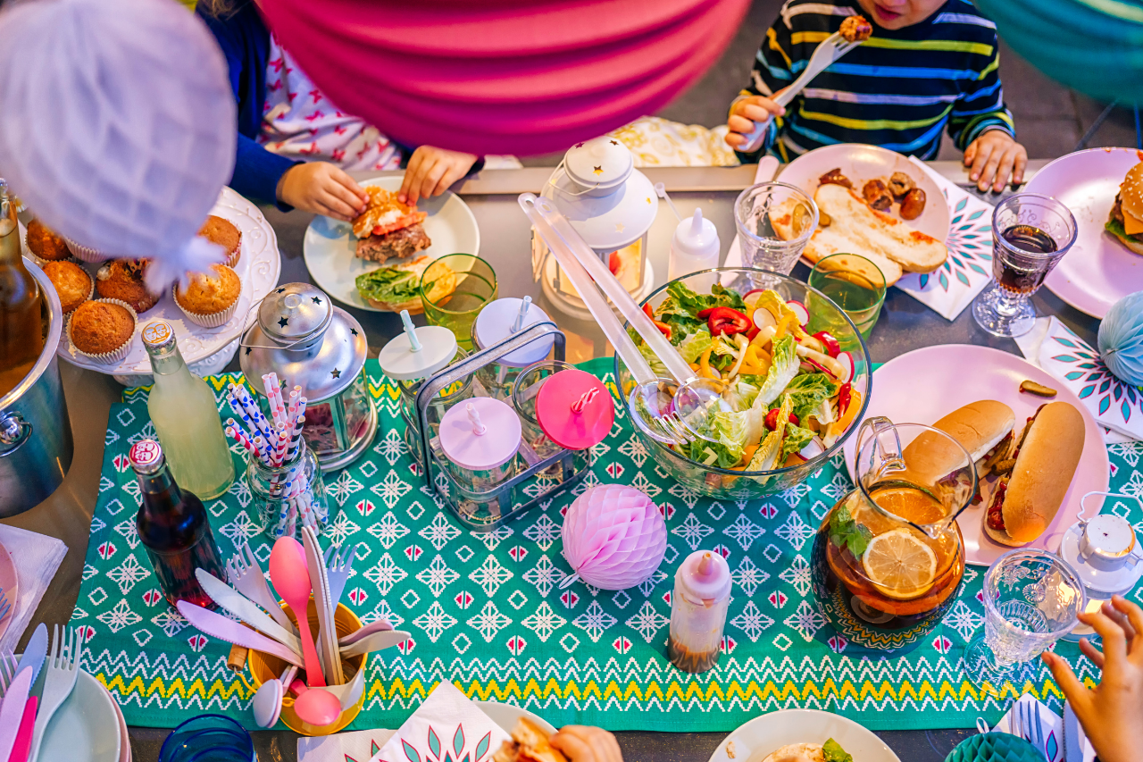 tips for hosting summer party