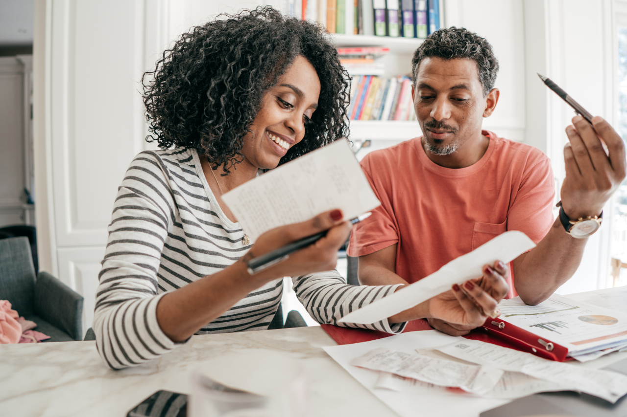 5 Tips to Navigate Financial Challenges in a Relationship